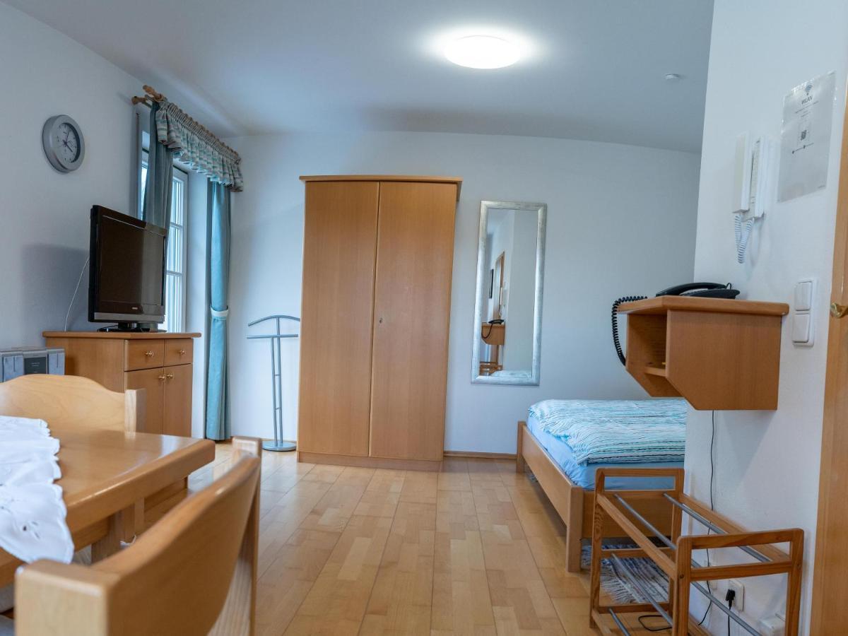 Appartementhof Stadler Pocking  Bagian luar foto